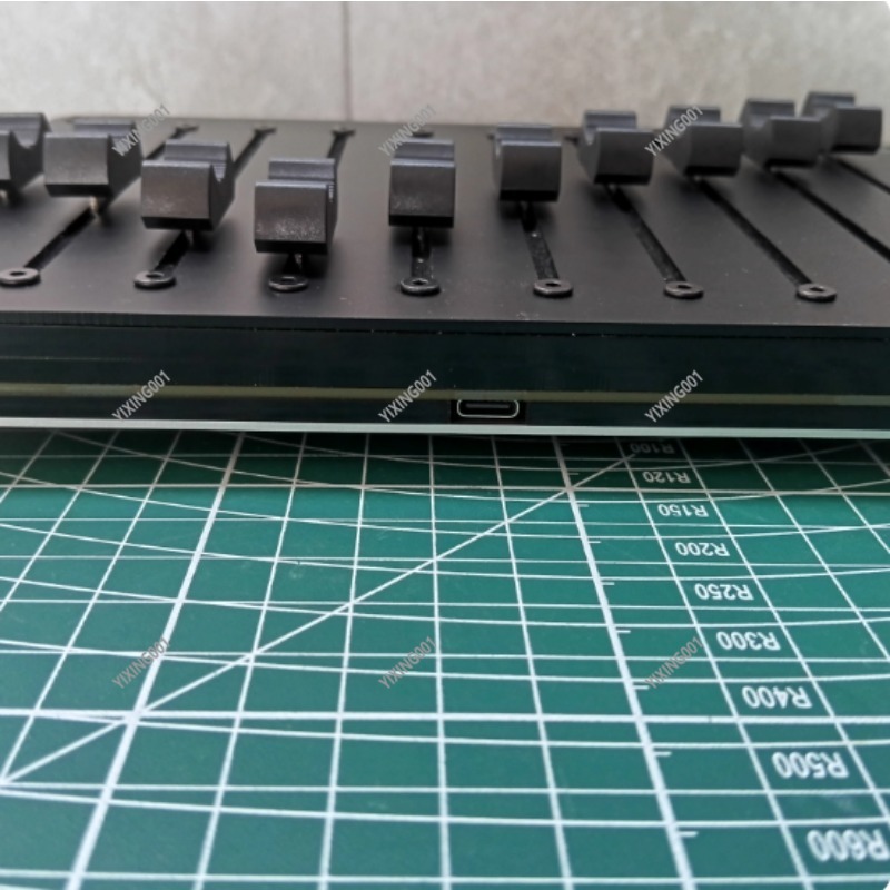 ตัวควบคุมเฟดเดอร์ MIDI USB 10  - Audio Music Software บทวิจารณ์และราคา